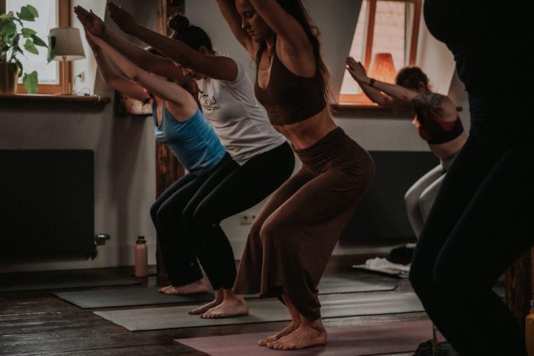 10 populārākās jogas studijas Rīgā