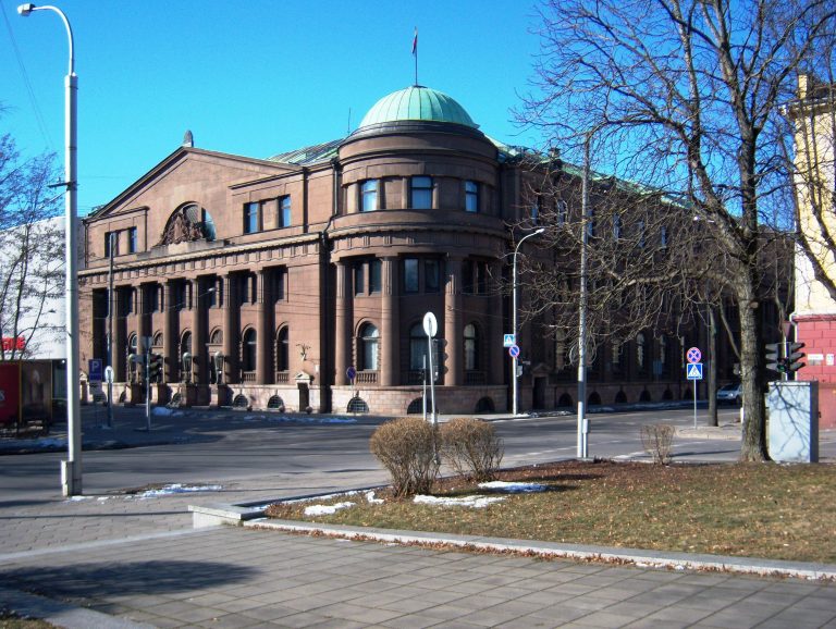 10 labākās bankas kredītiem Latvijā
